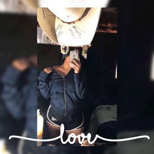 Meet your Posher, Ana